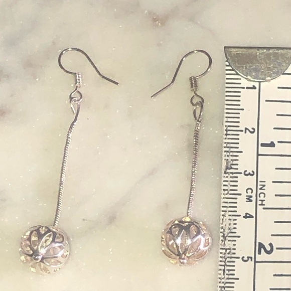 VTG Sterling Silver Filigree Ball Long Thread Dangle Earrings Approx 2” - Picture 3 of 5